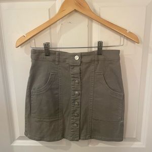 Altar’s State skirt with buttons